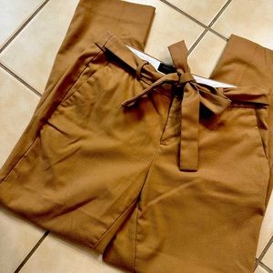 FINAL PRICE!! Banana Republic Avery khaki pant, size 2